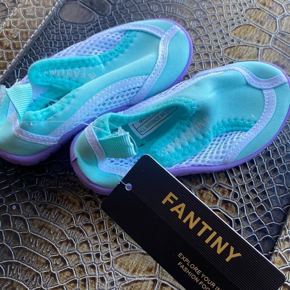 Fantiny infant water shoes new!